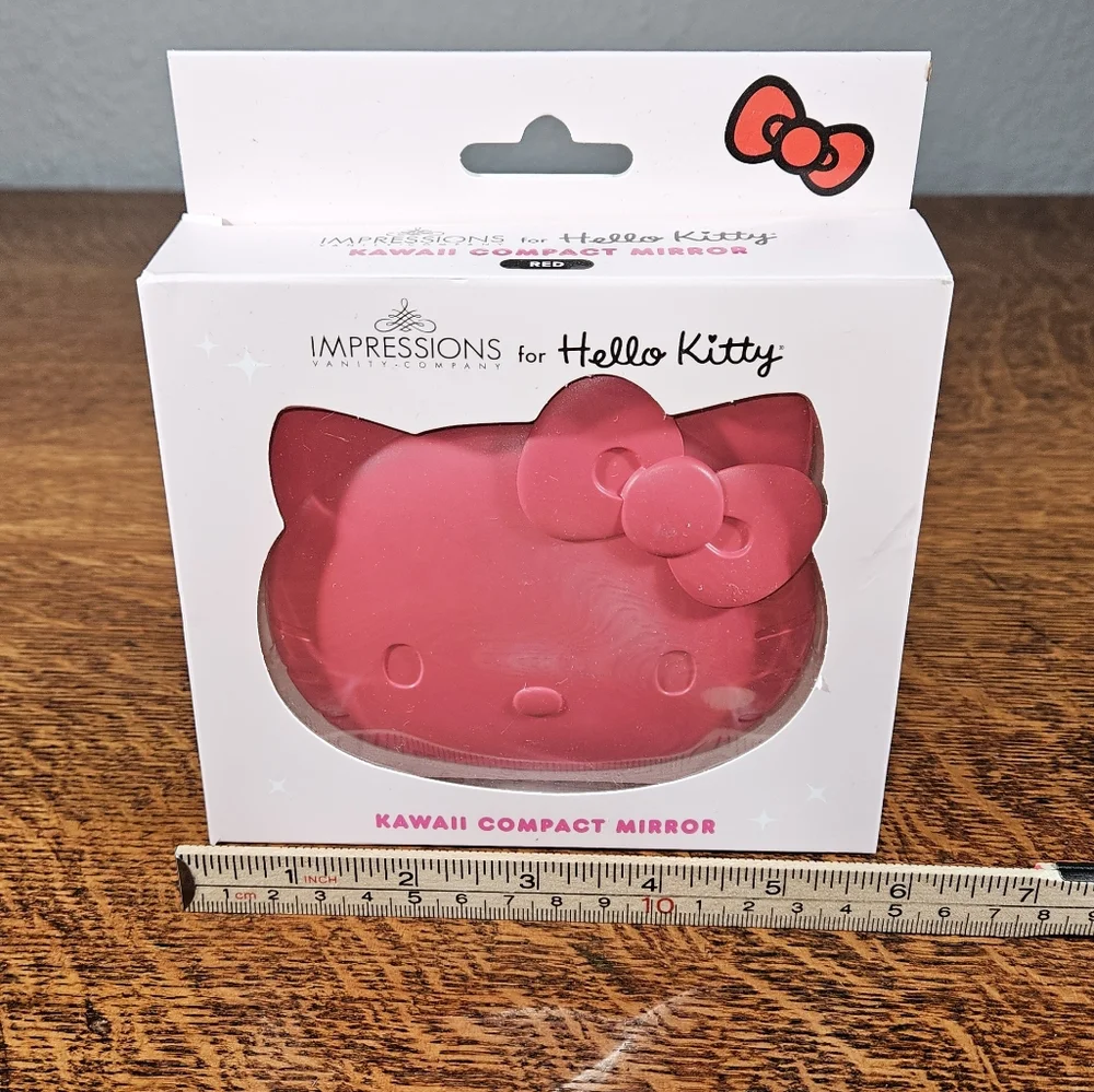Hello Kitty Kawaii Battery Compact Mirror NIB - Picture 3 of 7